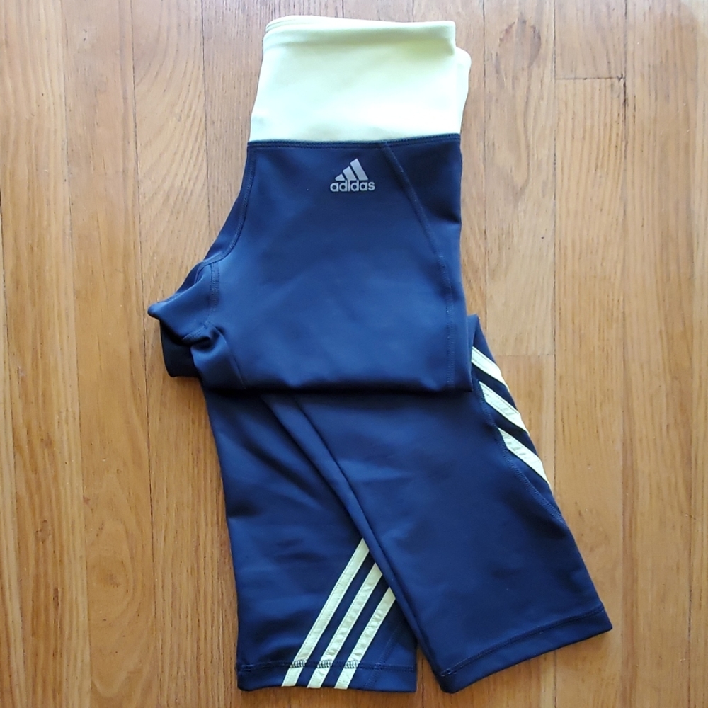 EUC Adidas capris